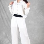 Patron de couture PDF pantalon femme AERIEN à taille élastiquée: pantalon confortable au style décontracté pour une garde-robe cousue main; une coupe facile à intégrer dans une garde-robe cousue main.