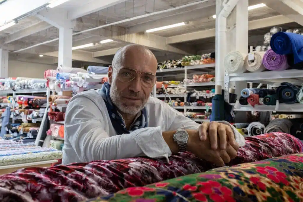Showroom Nuances Fabrics — rouleaux de tissus premium exposés
