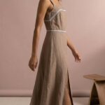Damenkleid-Schnittmuster VIENNE mit figurbetonter Silhouette und fließendem Midirock.