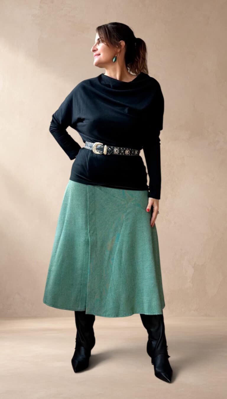 CHANTELLE patchwork midi skirt sewing pattern: geometric fabric joins give the skirt a modern handmade character. The broad hem creates an easy, flowing line.